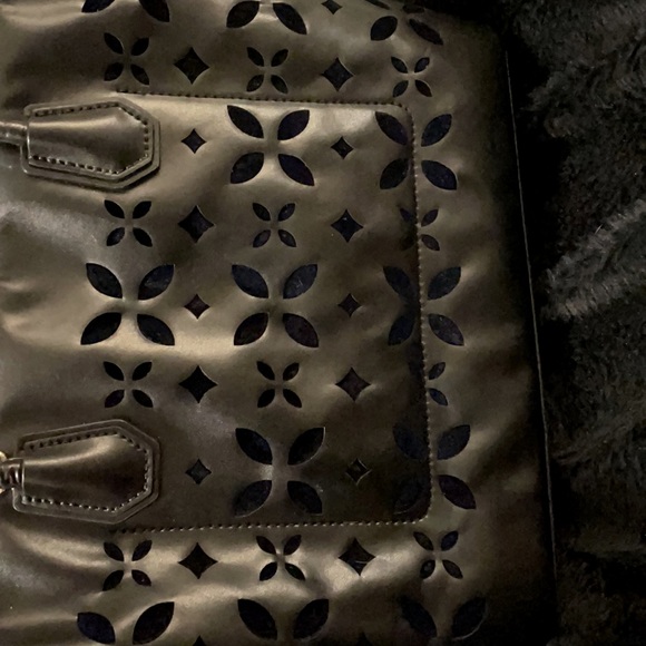 MICHAEL KORS Black Leather Navy Blue Velvet Cutout Large Top Zip Tote - Picture 6 of 6